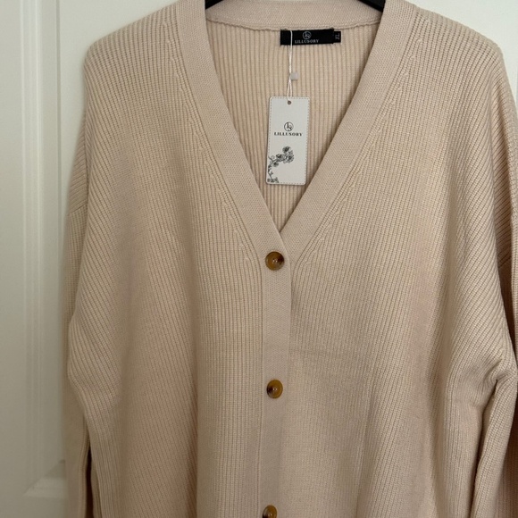 Sweater- new - Picture 1 of 2